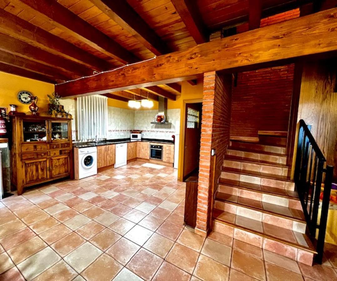 Spacious House In Ogassa With Terrace And Bbq Buitenkant foto